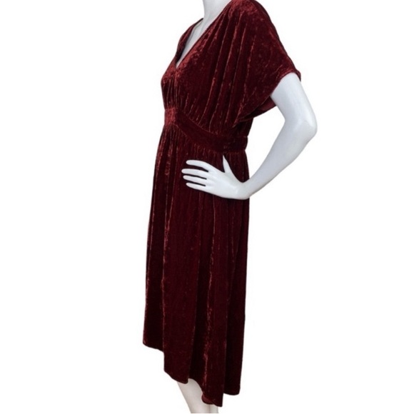 Cabi 3696 Grace Tribute Crushed Velvet Dress
Short Sleeves High Low Hem Sz Large - Picture 8 of 16